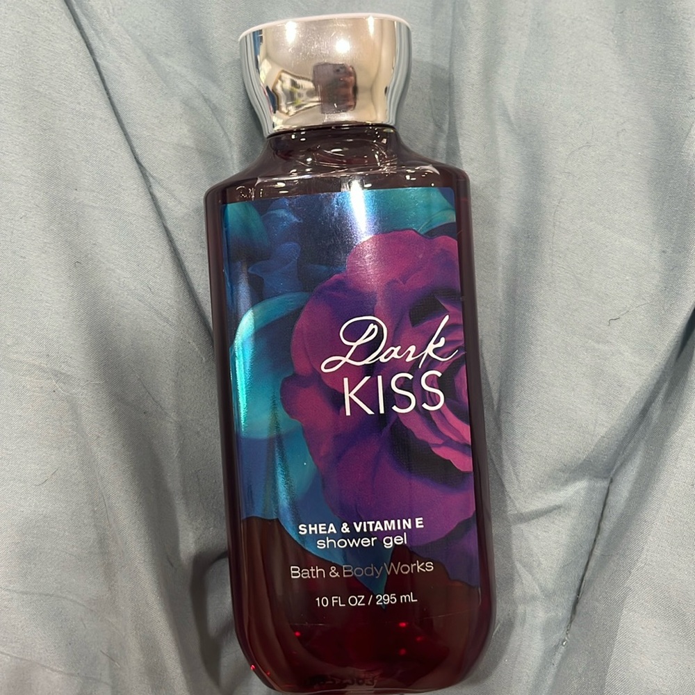 Bath and Body Works Dark Kiss Shower Gel